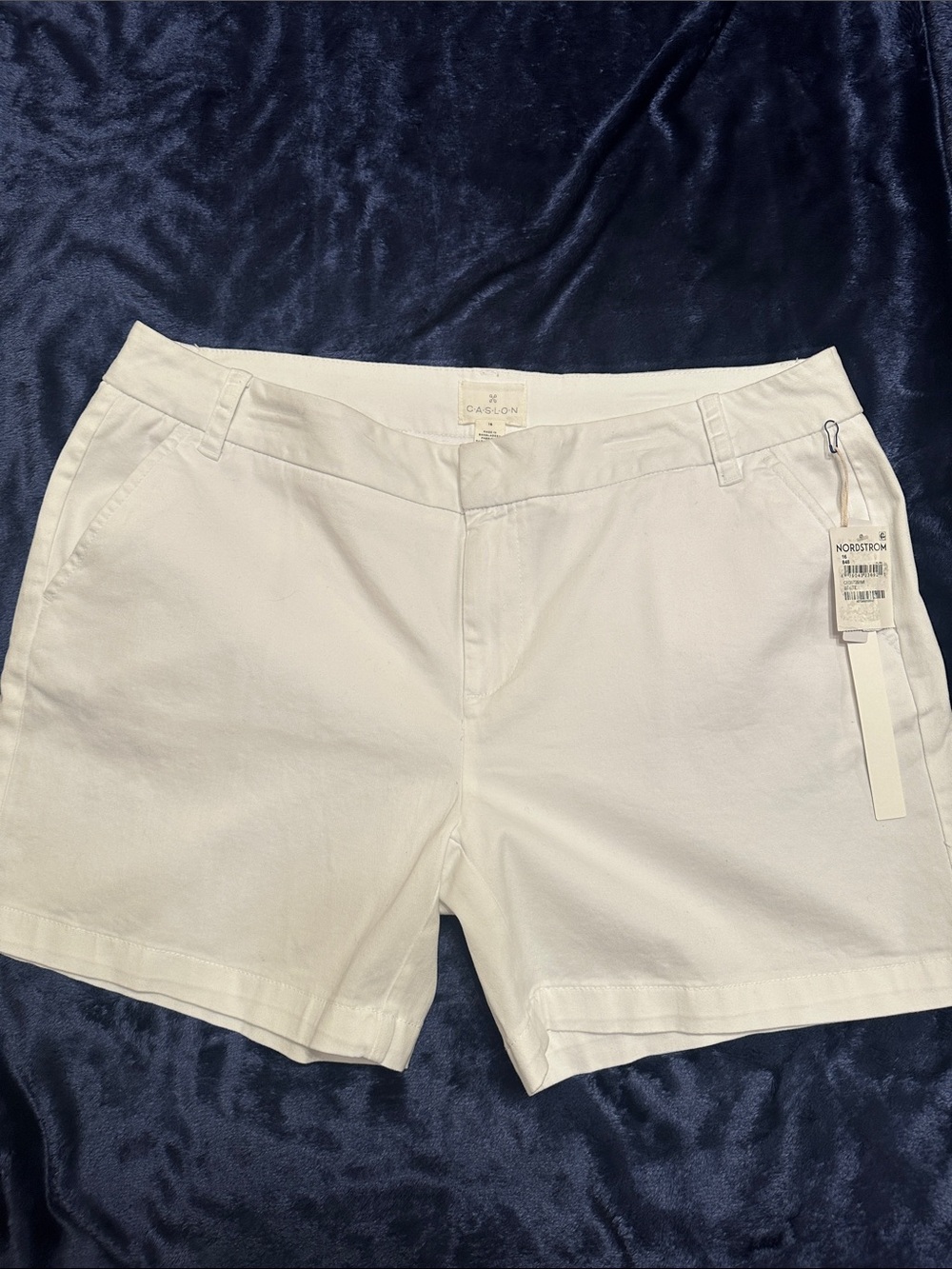 New With Tags Caslon White Women's Cotton Stretch Bermuda Shorts. Size 16